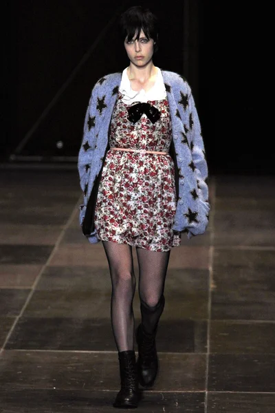 Look 2